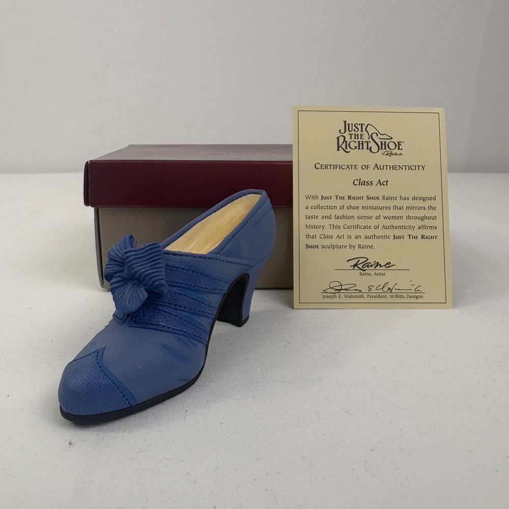 Vintage Just The Right Shoe By Raine Class Act 25042 1999 Box COA